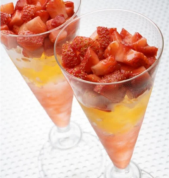 Εξωτικό κομφί με φράουλες, μανταρίνι και πορτοκάλι