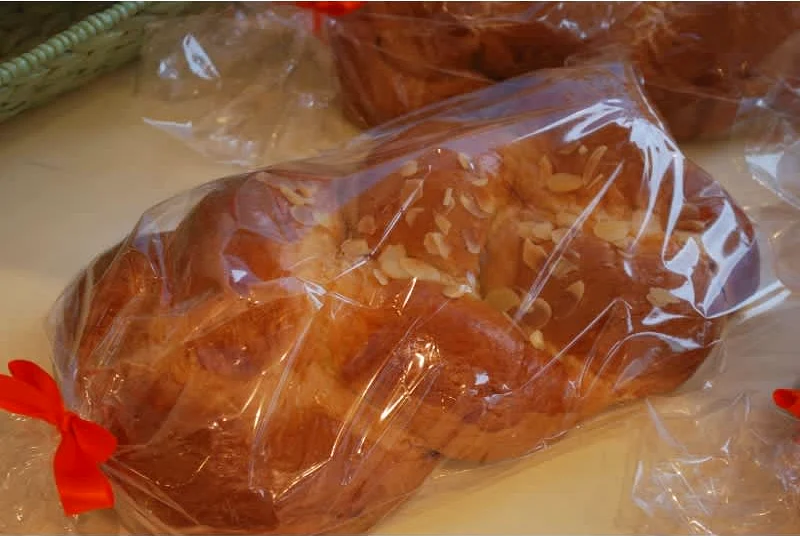 τσουρέκι από τη Βούλα με τη βούλα!