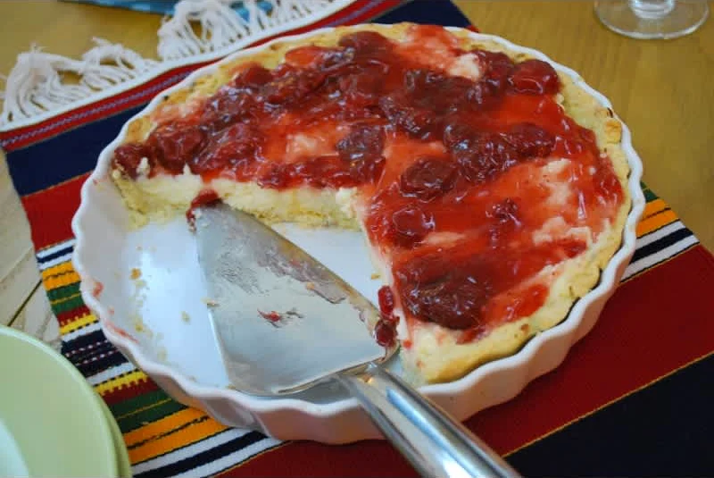 Τάρτα με κρέμα και φράουλες