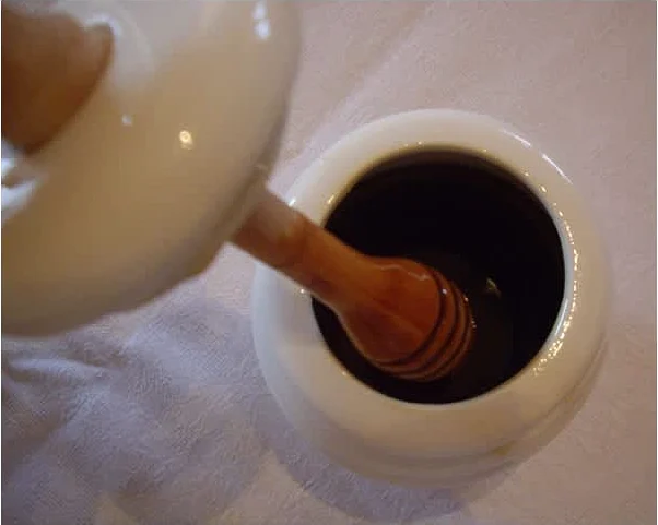 πιτούλες με μυζήθρα και μέλι 