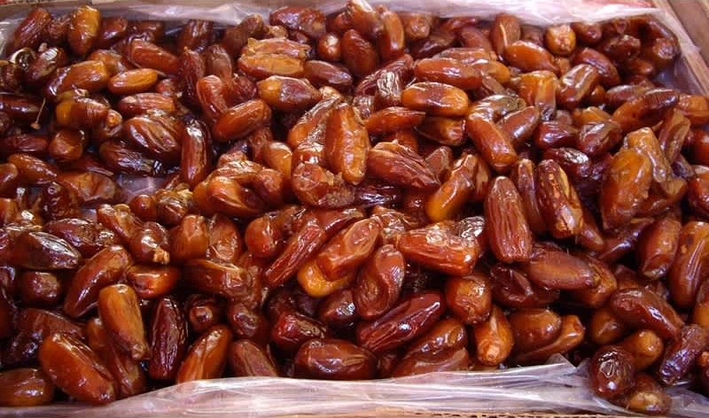 Πίτα με βερίκοκα και χουρμάδες