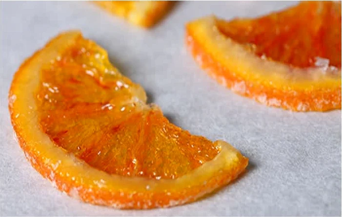 ζαχαρωμένες φέτες πορτοκαλιού