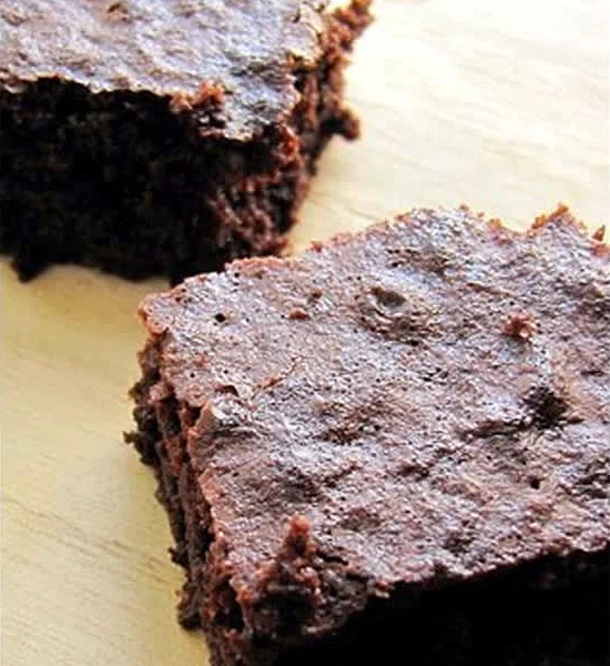 Εύκολα μπράουνις με κακάο (βασική συνταγή)