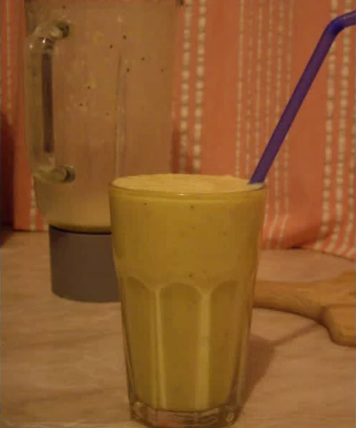 Σμουθιδέα (πορτοκάλι-μήλο-μπανάνα-μέλι)