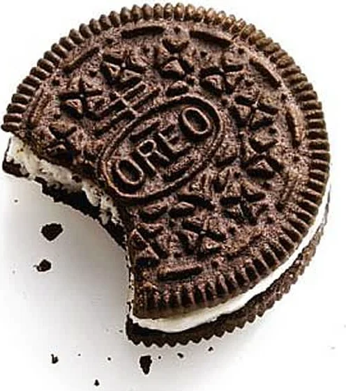 Μπράουνις με κρέμα βουτύρου και κομματάκια από μπισκότα Oreo - Ωραίο!