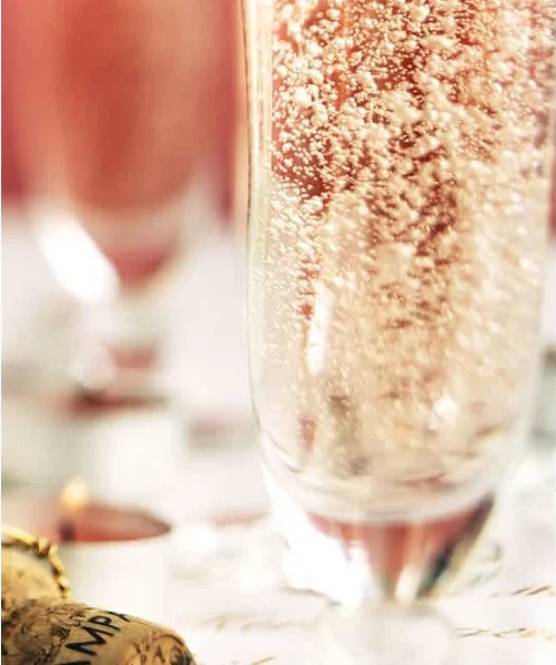 ζελέ σαμπάνιας και κόκκινων φρούτων