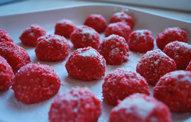 Μπουκιές από αμυγδαλόπαστα (marzipan)