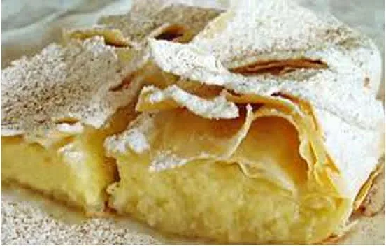 Παραδοσιακή Μπουγάτσα με Κρέμα