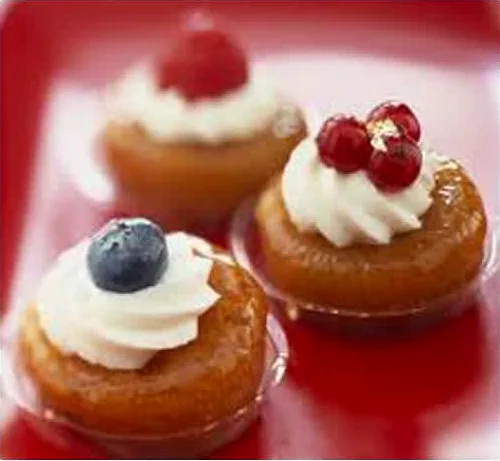 μπαμπάς (σαβαρέν) με ρούμι