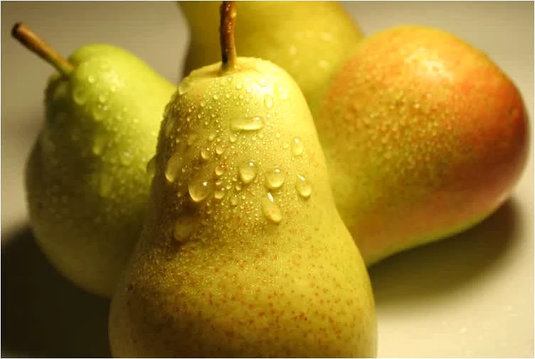 αχλάδια κομπόστα