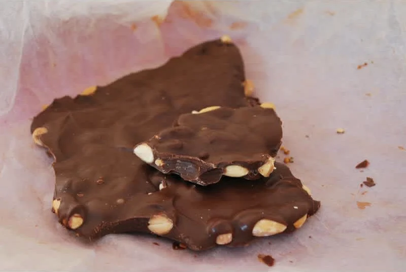 super σοκολάτα με καβουρδισμένα αμύγδαλα!!!