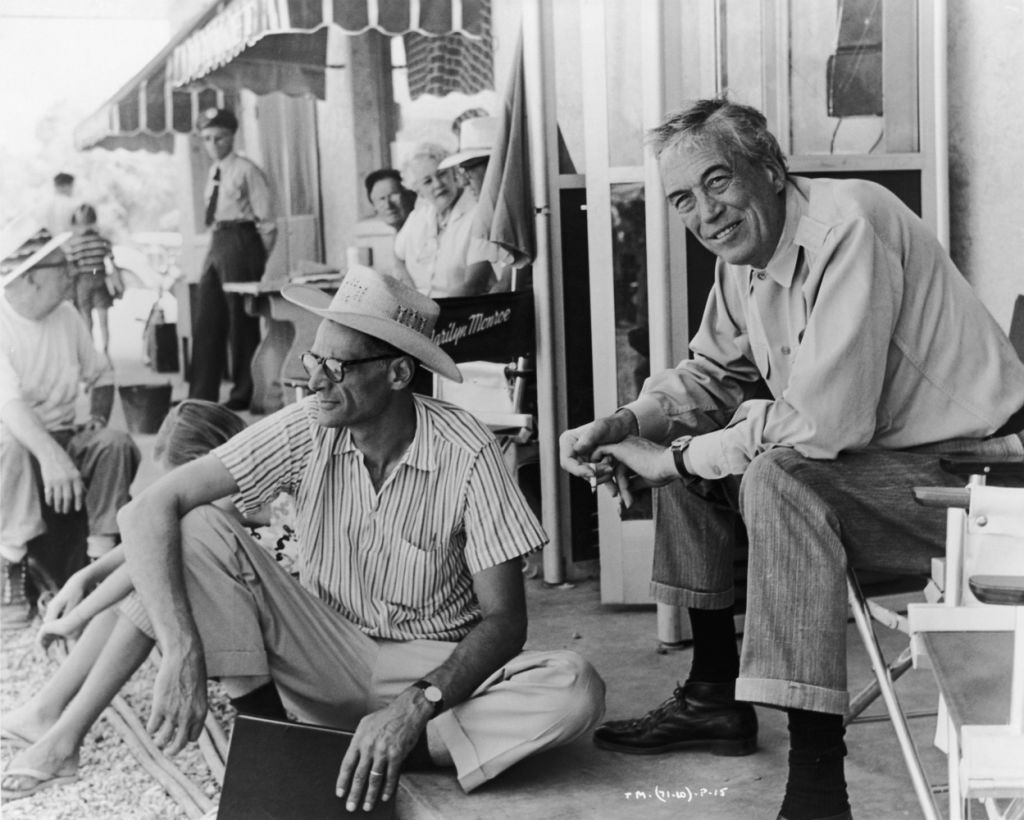 Arhtur Miller (guionista) y John Huston (director) de "Vidas rebeldes" (1953). © United Artists