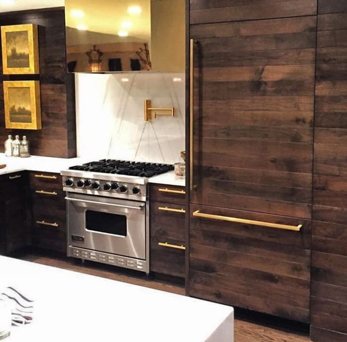 Modern Kitchen with Dark Cabinets