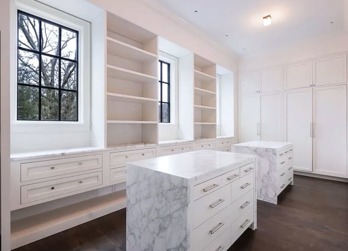 Modern Marble Walk In Closet
