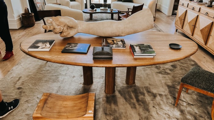 Entry Table - Oval