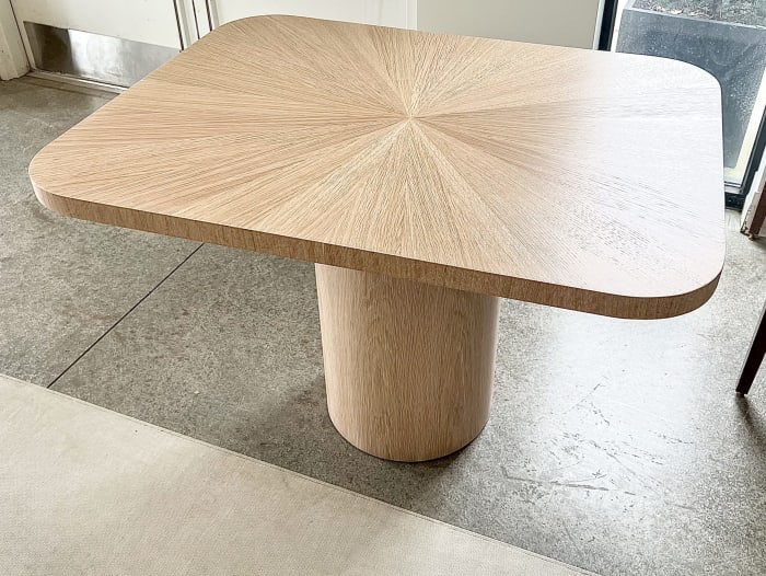 Radiate Table in Rectangle