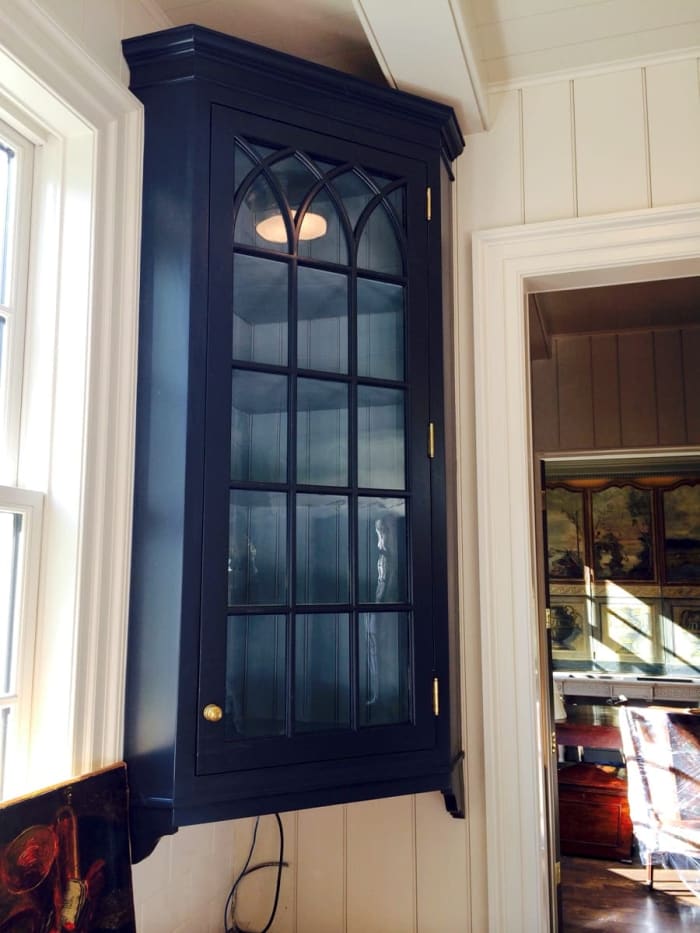 Black Corner Cabinet With Glass Doors