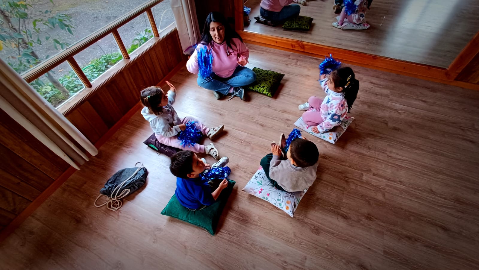 Comunidad de aprendizaje y alegría de aprender inglés · Learning community and the joy of learning English at ABC For Kids