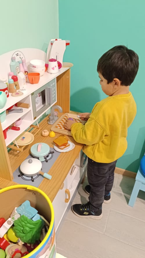 Sala principal de clases y aprendizaje activo · Main active learning classroom at ABC For Kids