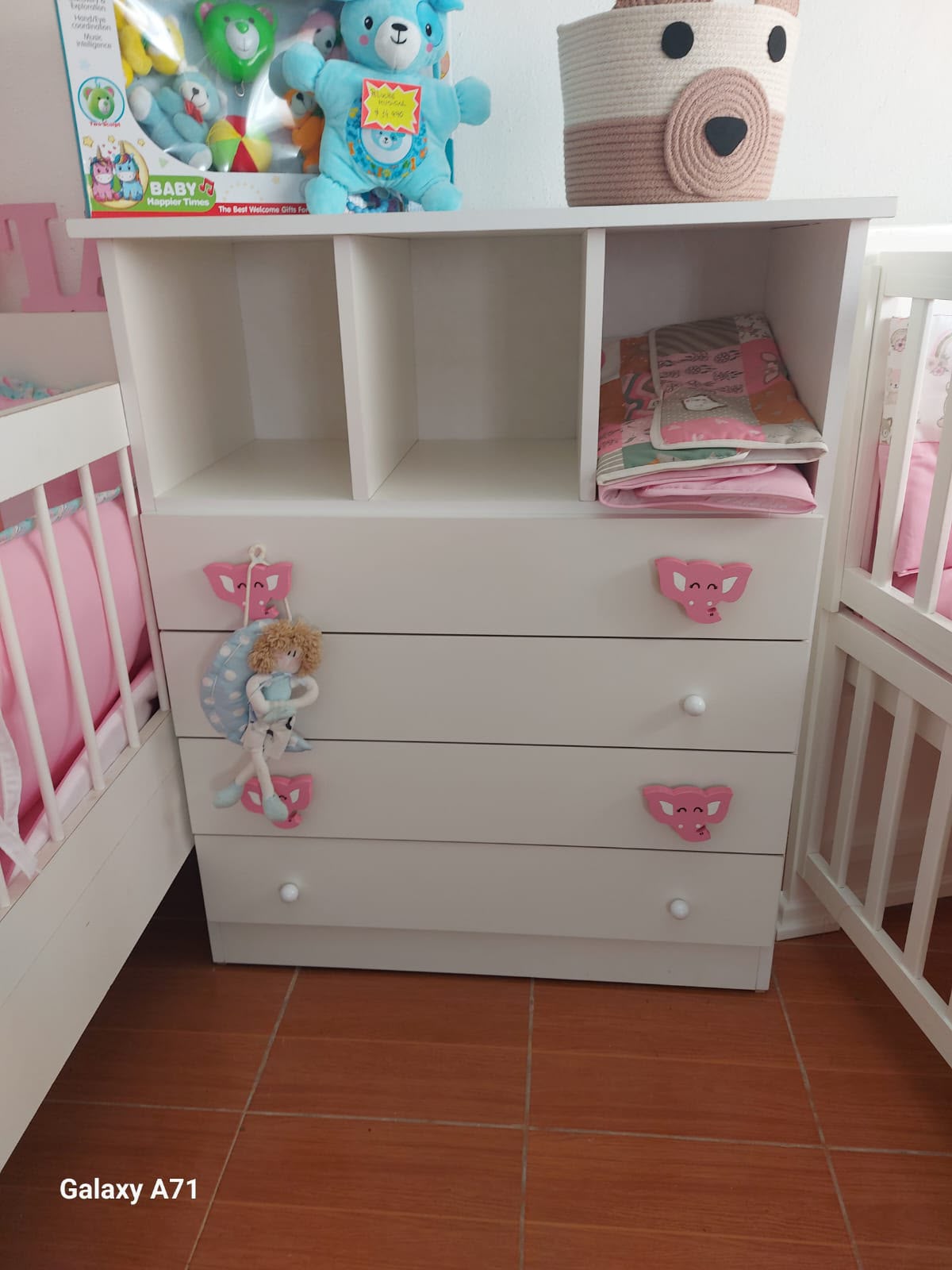 CÓMODA CUADROS