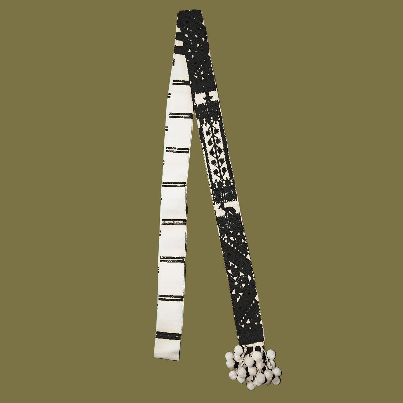 Vamkok in White & black, handwoven Karbi vamkok