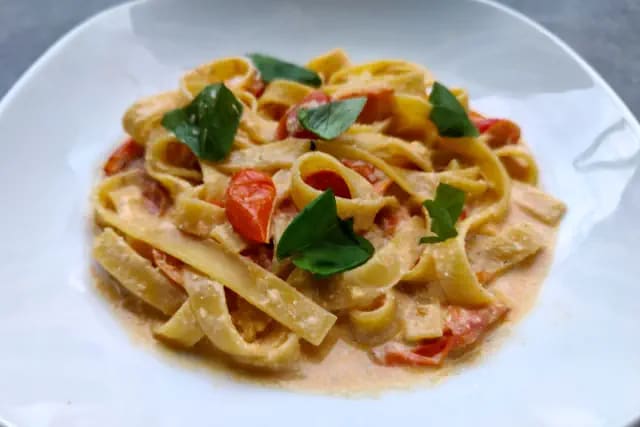 feta and cherry tomatoes pasta