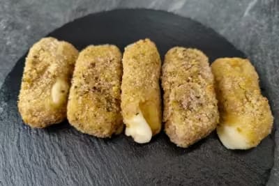Step 5 for making The Ultimate Extra Crispy Air Fryer Mozzarella Sticks