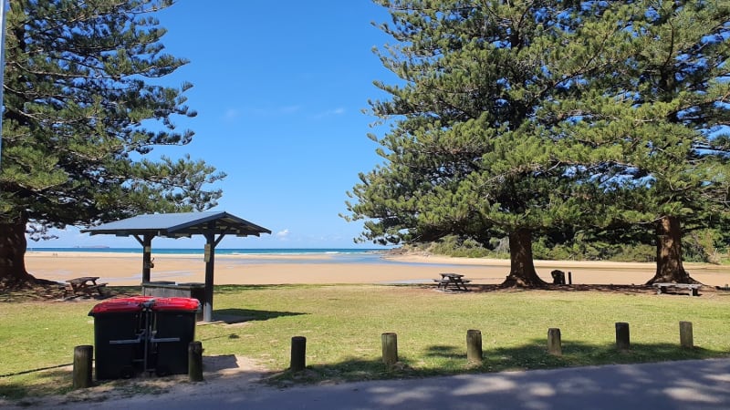 MOONEE BEACH BBQ Area