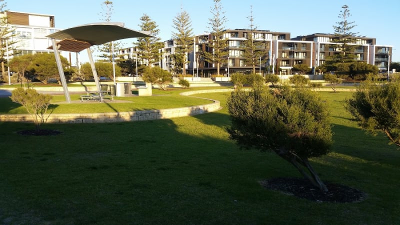 LEIGHTON BEACH BBQ Area