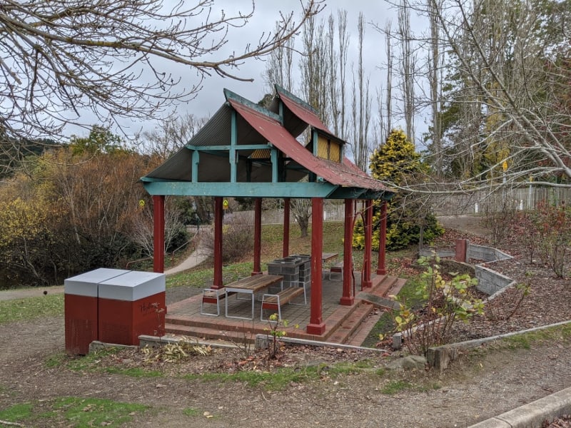 LAKE DAYLESFORD BBQ Area