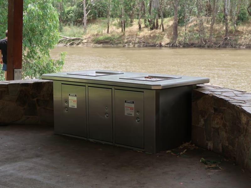 WAGGA BEACH BBQ Area