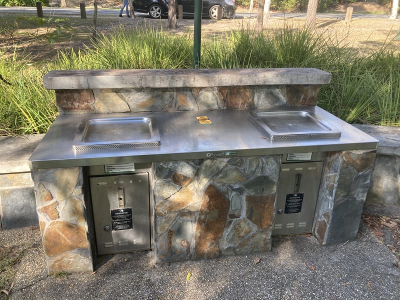 BURLEY GRIFFIN DR BBQ Area