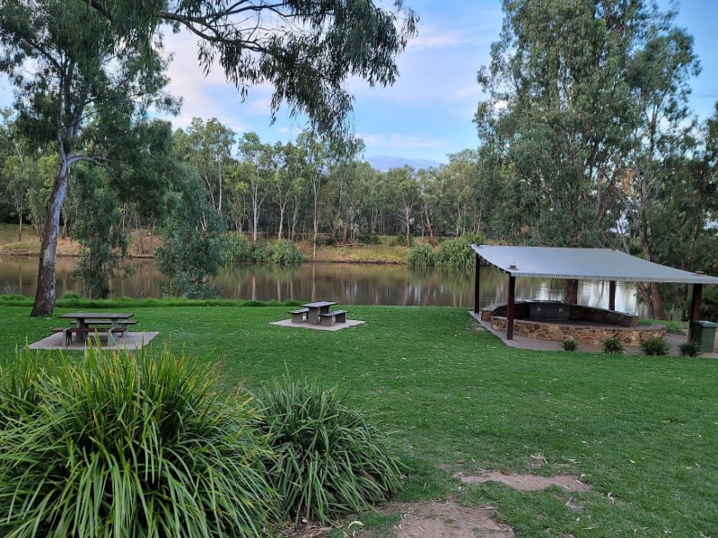 WAGGA BEACH BBQ Area