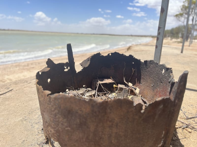 BAANDEE LAKE BBQ Area