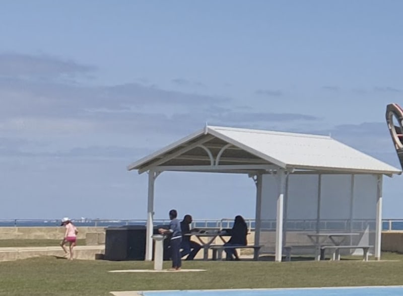 BINNINGUP FORESHORE BBQ Area