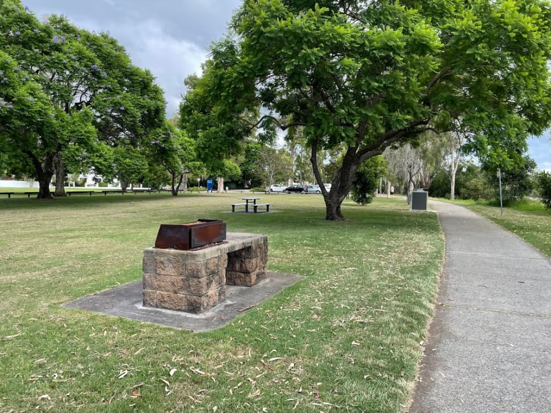 SIMPSONS PLAYGROUND BBQ Area