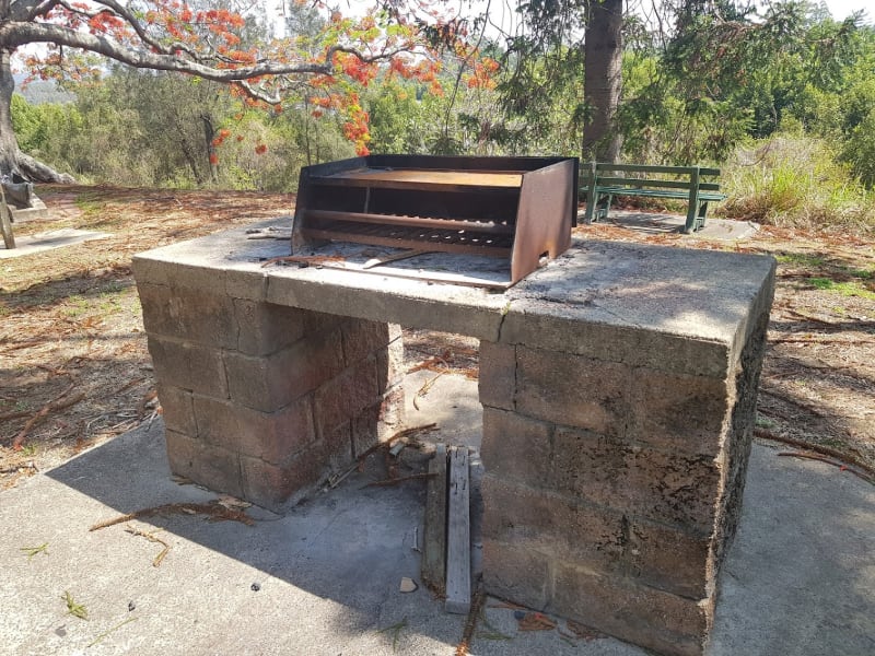 SIMPSONS PLAYGROUND BBQ Area