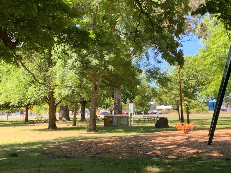 KYNETON MINERAL SPRINGS RESERVE BBQ Area