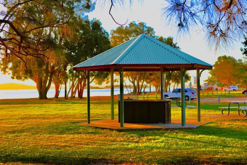 PELICAN FORESHORE BBQ Area