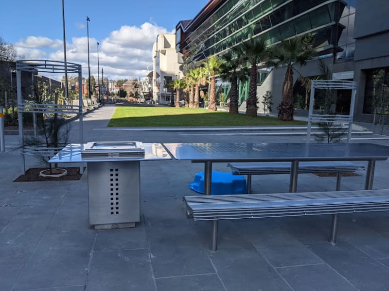 SOUTHBANK BOULEVARD BBQ Area