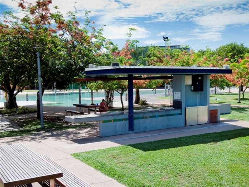 ESPLANADE BBQ - LORIKEET BBQ Area