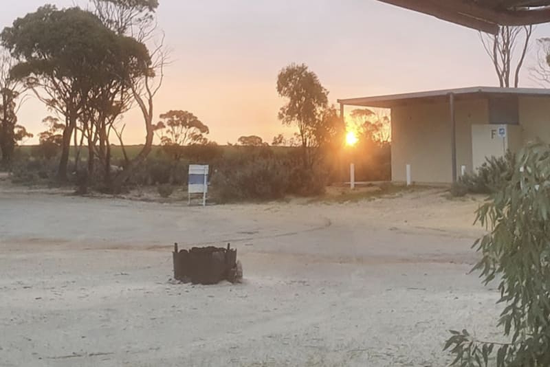 BAANDEE LAKE BBQ Area