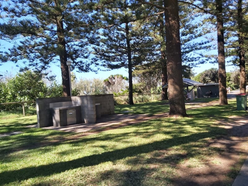 BURLEIGH ROTARY PARK  BBQ Area