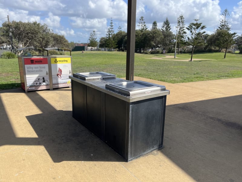 BAR BEACH BBQ Area