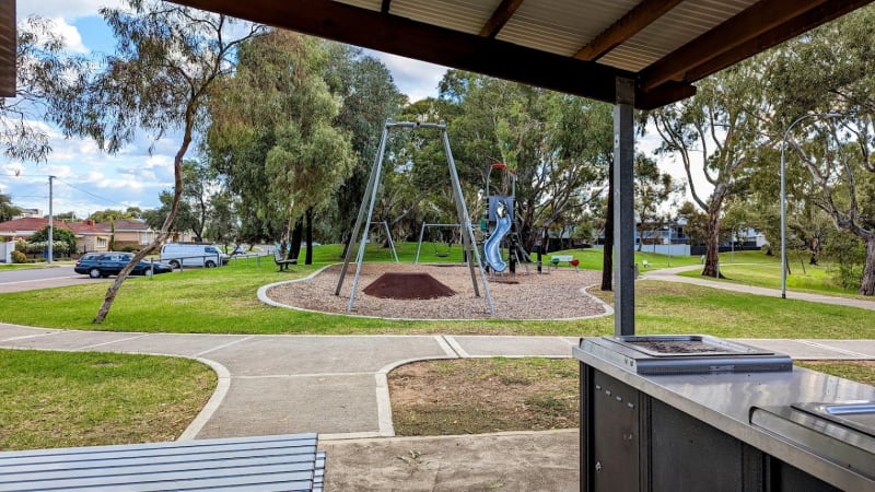 KIRKCALDY AVE PARK BBQ Area