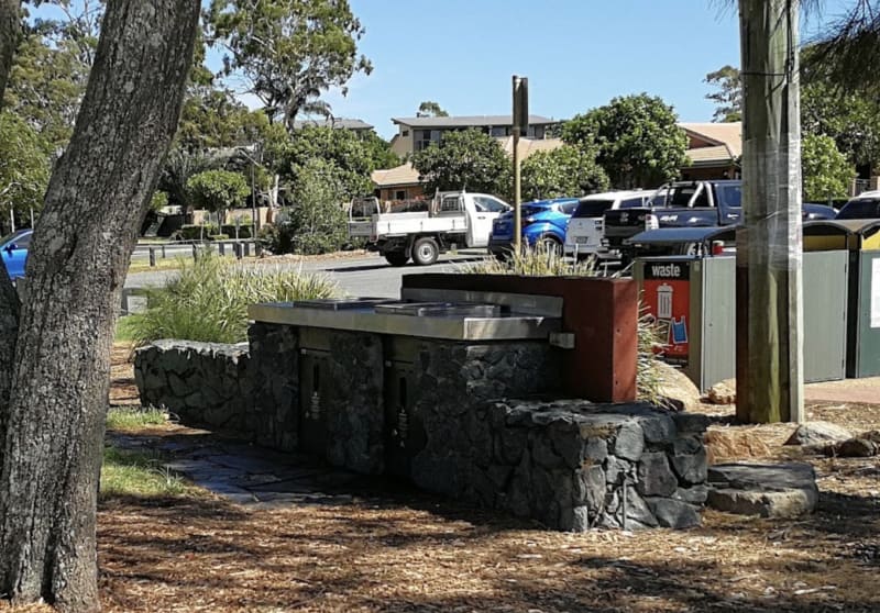 THOMPSON'S BEACH BBQ Area