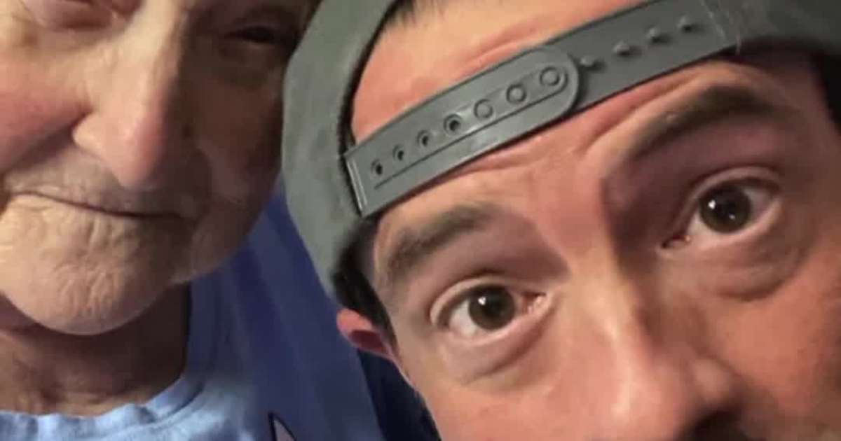 Kevin Smith Reveals His Mom Is Recovering After Life-Saving Surgery