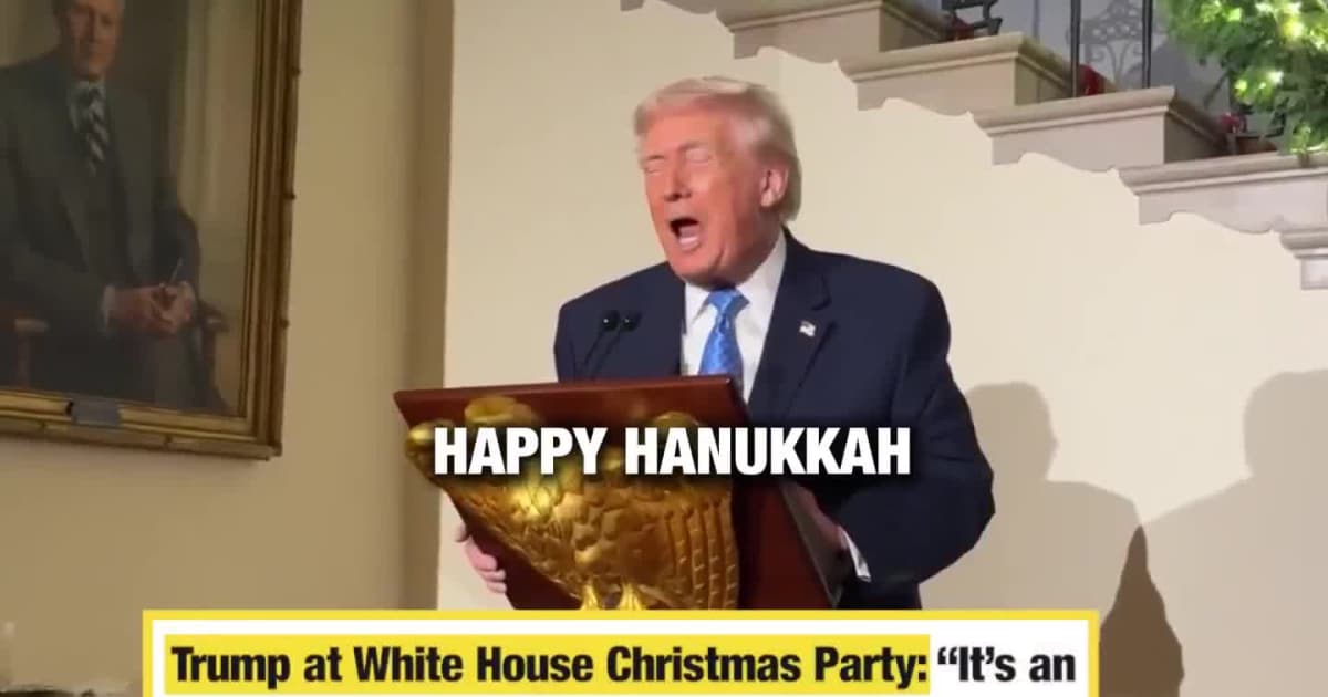 Trump at White House Christmas Party: “It’s an Honor to Be Your President”