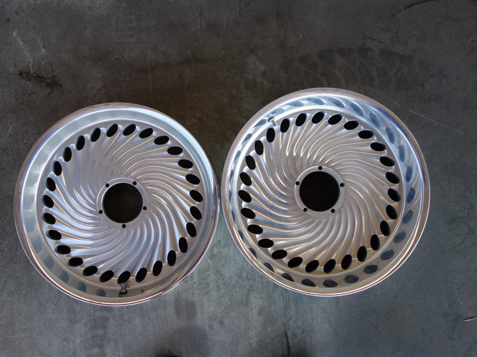 Set Of Custom Aluminum Motorcycle Wheels at Anaheim 2013 as K21 Mecum