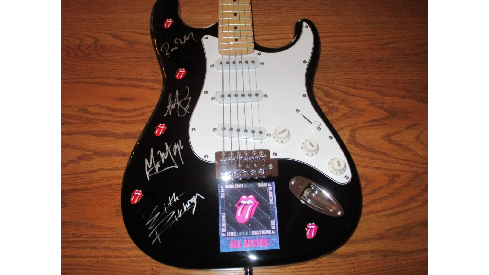Rolling Stones Autographed Guitar at Austin 2015 as K13 Mecum Auctions